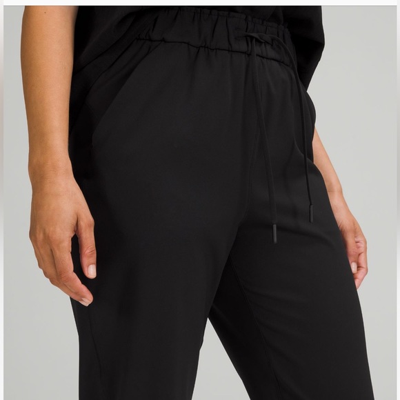 Lululemon Stretch High-Rise Jogger - Picture 3 of 7